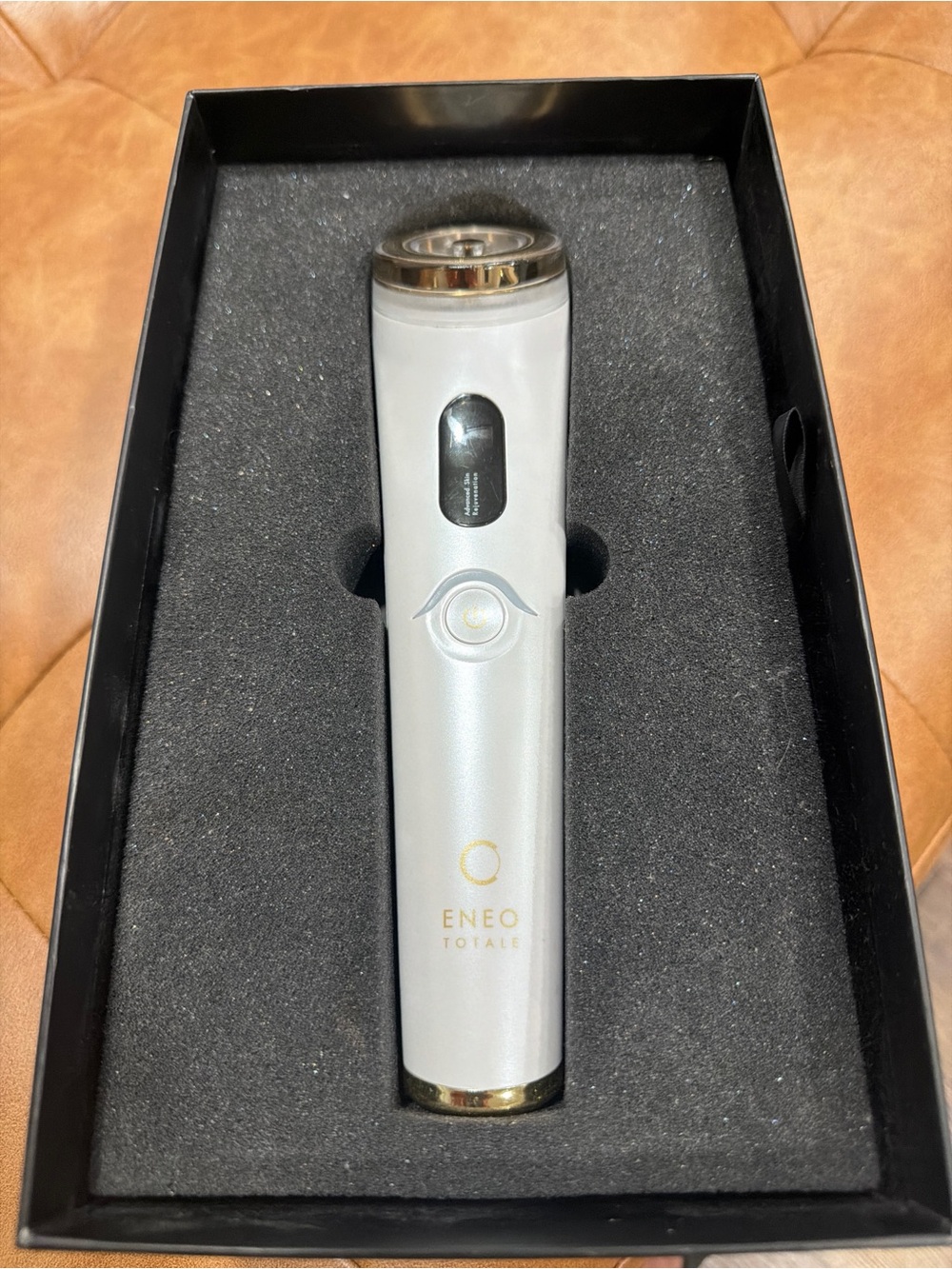 Eneo Totale White LED Facial Treatment Device